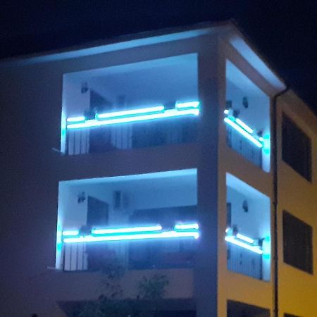 Splendid Aparthotel นาโวดาริ ภายนอก รูปภาพ